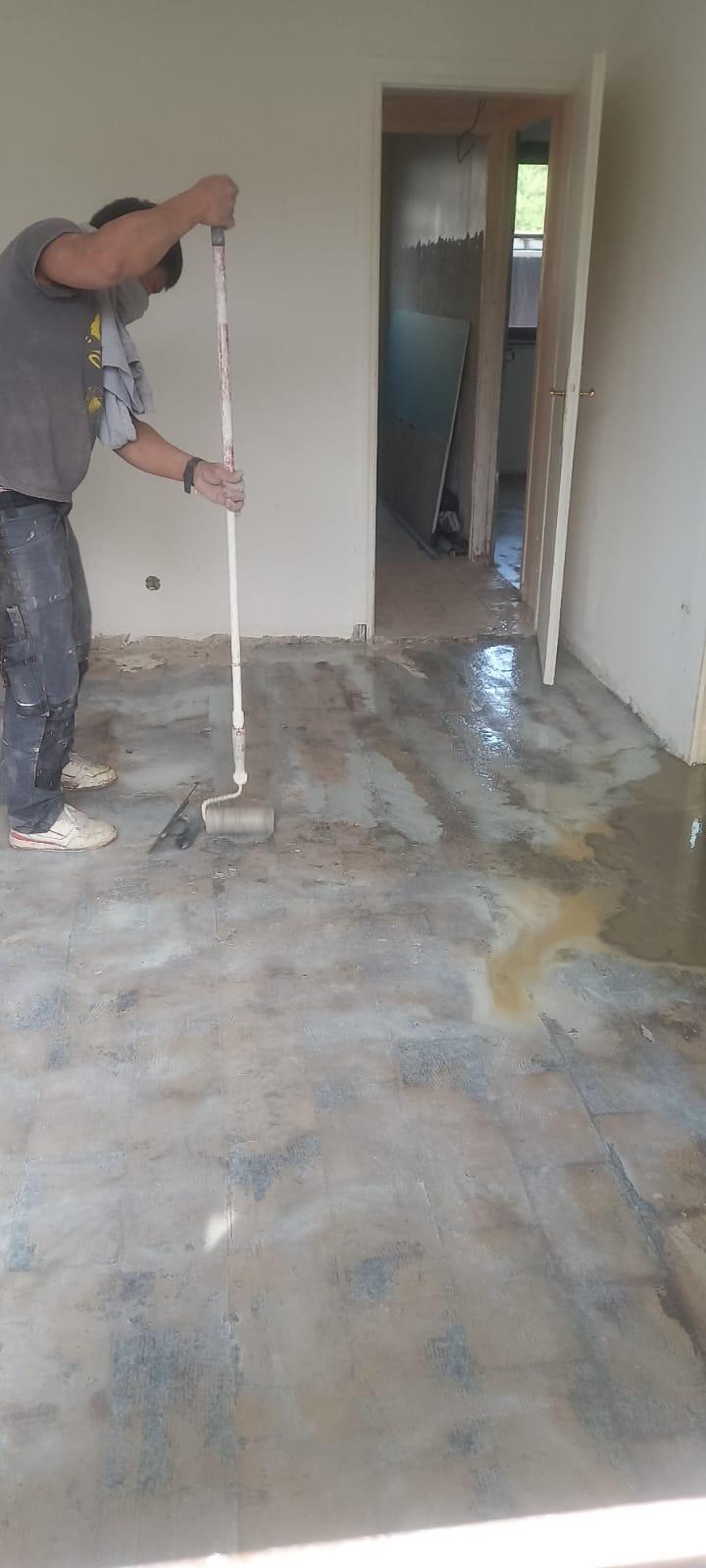 Chape et parquet – photo 1 sur 3