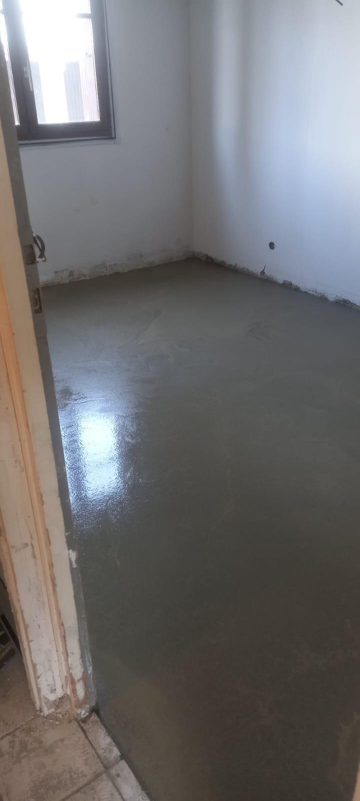Chape et parquet – photo 3 sur 3