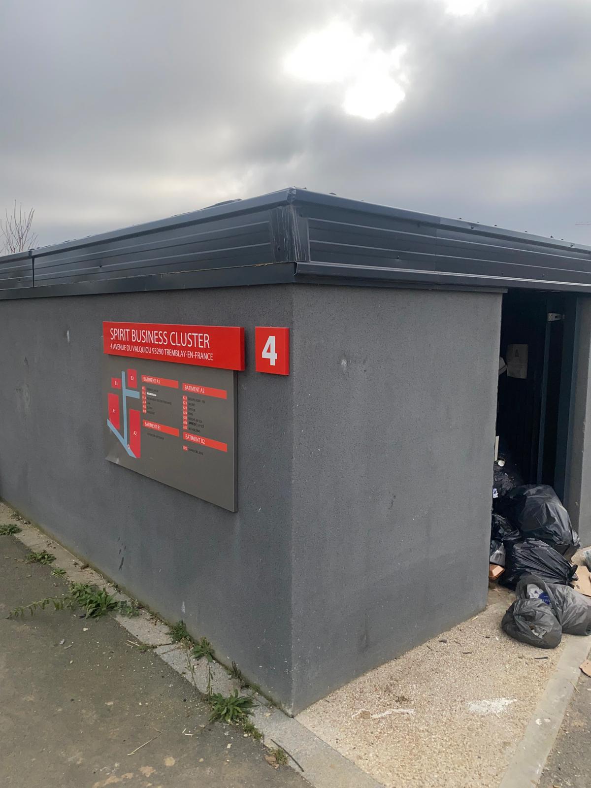 Toiture local poubelle – photo 3 sur 3